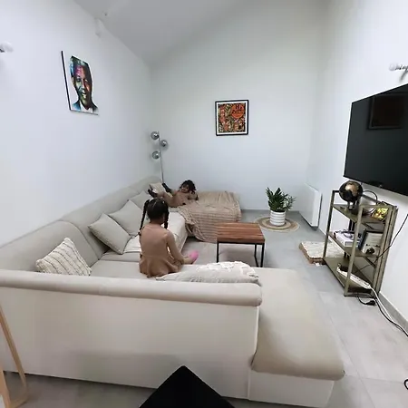 לינה וארוחת בוקר Canape Panoramique Dans Loft *